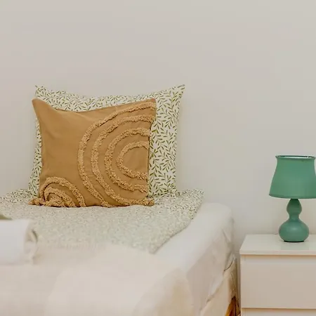 Dob 2br Ac Apartment Budapest